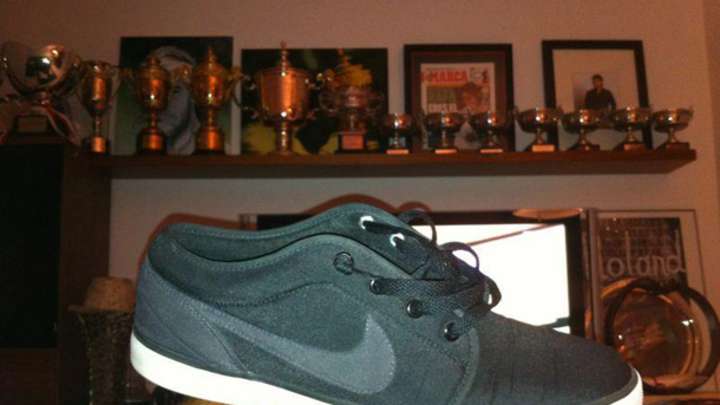 Picture This: Rafael Nadal's kicks; Maria Sharapova fans show the love, more