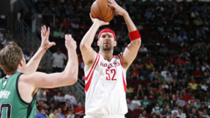 Rockets center Miller reveals he had microfracture surgery