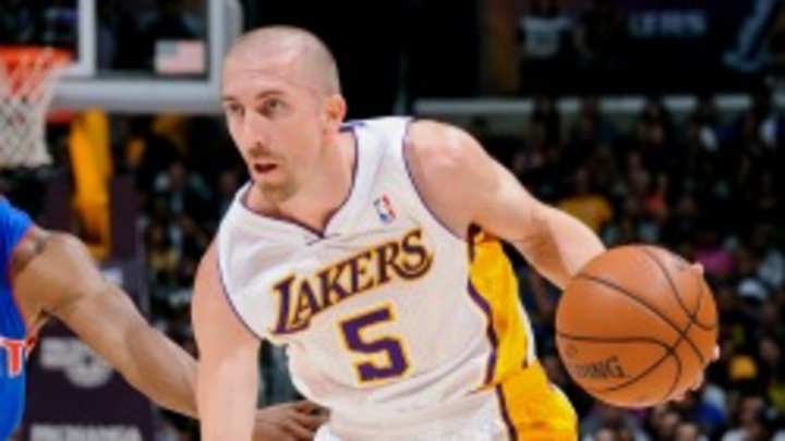 Lakers guard Steve Blake to undergo surgery for torn muscle, out 6-8 weeks