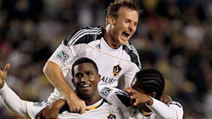 Buddle stays red-hot, young center backs impress in Week 4 of MLS Buddle stays red-hot, young center backs impress in Week 4 of MLS