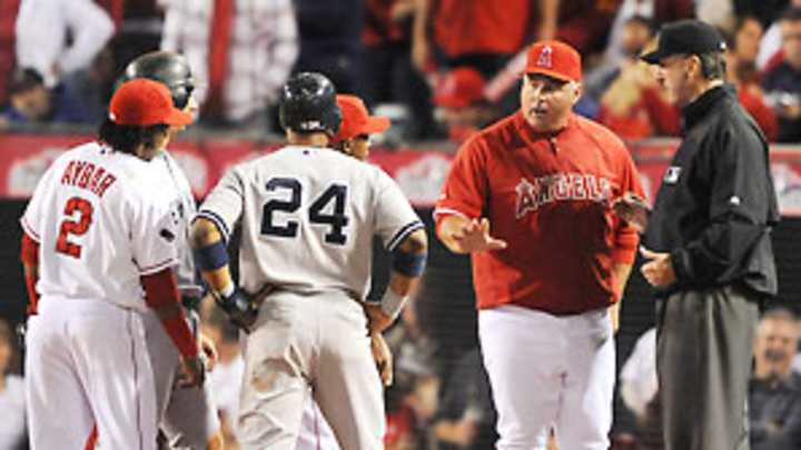 Five Cuts: What is going on with umpiring in this postseason?