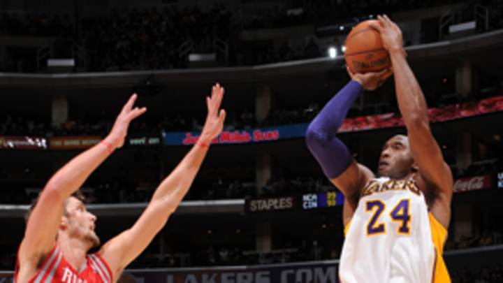 Lakers' Bryant applauds Grinnell's Taylor for 'amazing' 138-point game