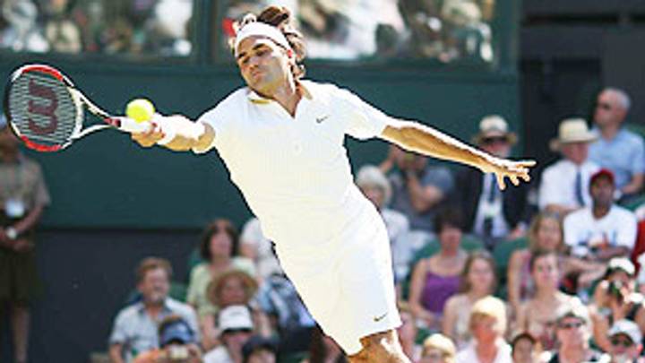 Federer advances in straight sets Federer advances in straight sets
