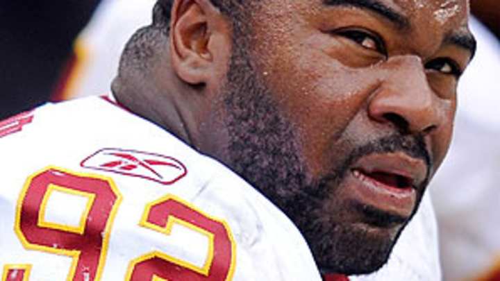 Peace accord between Redskins, Haynesworth takes shape at camp