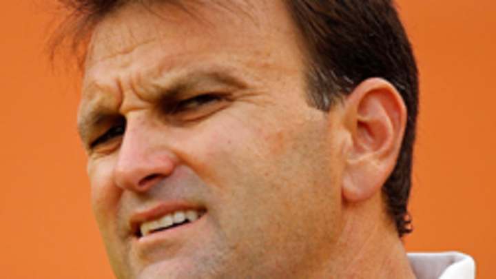 Report: Rosenhaus offered illegal cash, trip to Dez Bryant's advisor