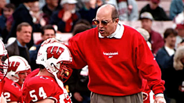 Alvarez returns, readies Wisconsin for Rose Bowl Alvarez returns, readies Wisconsin for Rose Bowl