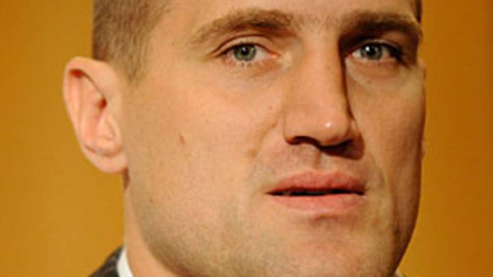 Enigmatic Wach could test Klitschko in Saturday's title fight