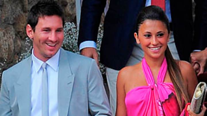 Messi's girlfriend gives birth to baby boy