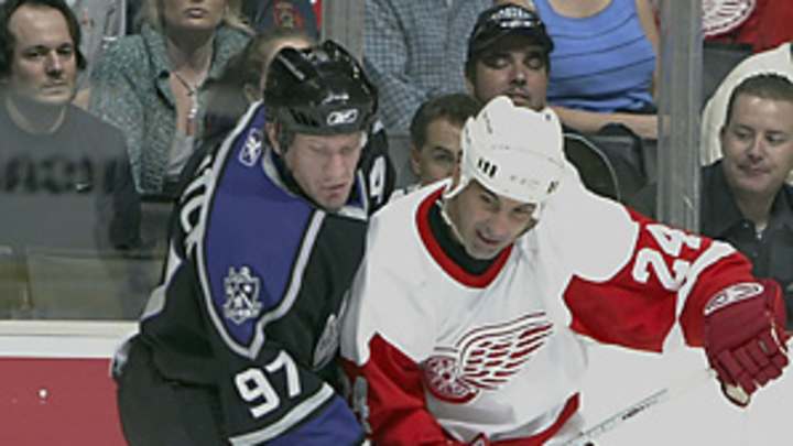 Roenick retires in style, Dallas' secret weapon, Afinogenov's future