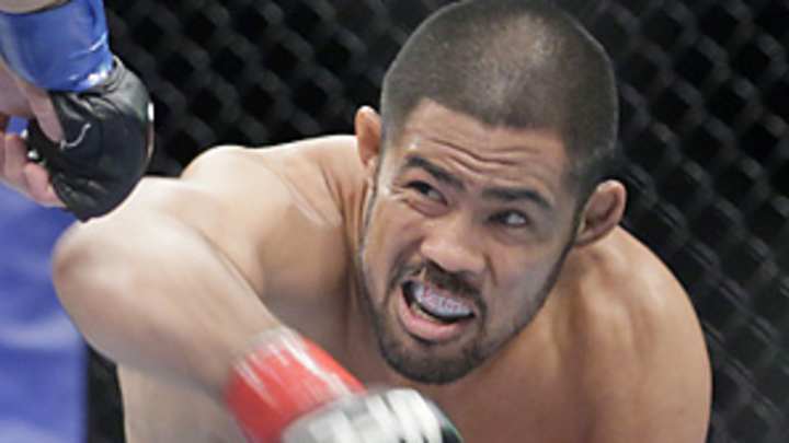Muñoz dominates UFC 138, eyes future title shot vs. Silva