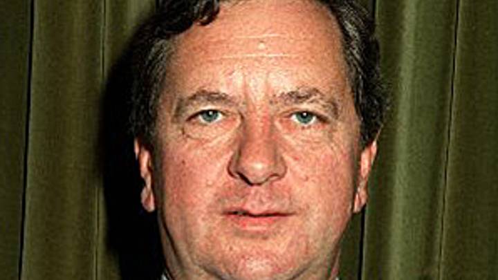 Arsenal chair Peter Hill-Wood suffers heart attack Arsenal chair Peter Hill-Wood suffers heart attack