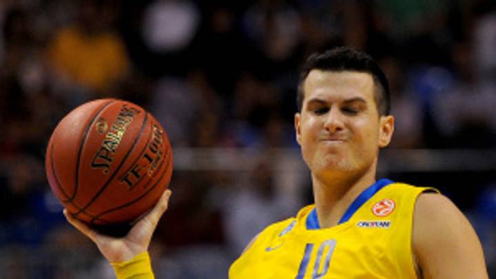 Maccabi Tel Aviv suspends captain indefinitely, issues $25K fine Maccabi Tel Aviv suspends captain indefinitely, issues $25K fine