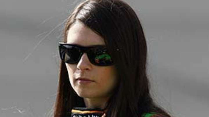 Danica struggles to gain momentum, fan support at Indy