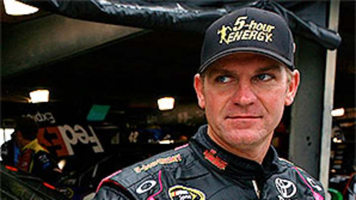 Clint Bowyer's unexpected rise puts him not far from Sprint Cup title Clint Bowyer's unexpected rise puts him not far from Sprint Cup title