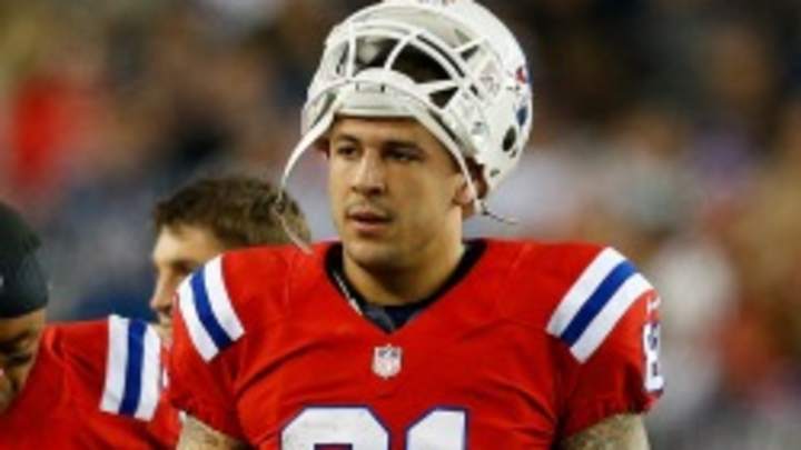 Pats tight end Aaron Hernandez to play against Jets