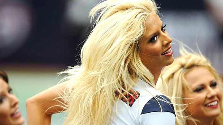 NFL Cheerleaders: Week 4