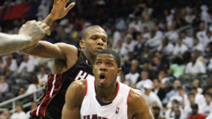 With Wade hurting, latest blowout in heated series goes to Hawks