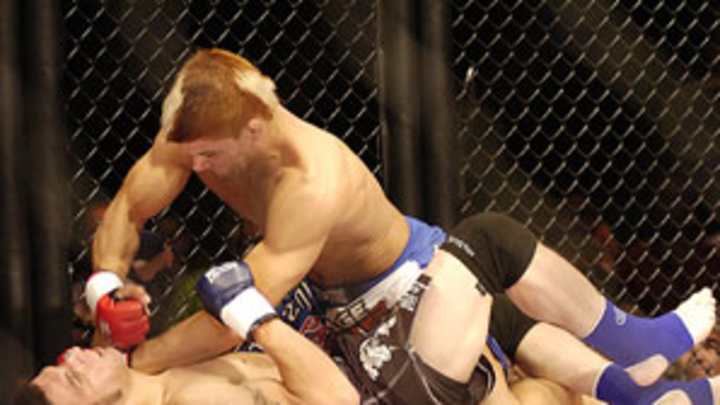 Thomson to defend Strikeforce belt against Edwards in November