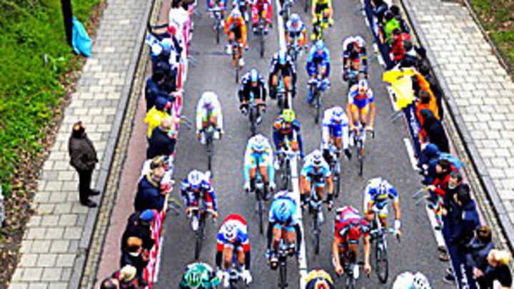 European broadcasters invest in top cycling races