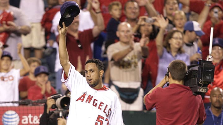 Top 10 Single-Season Saves Leaders Top 10 Single-Season Saves Leaders