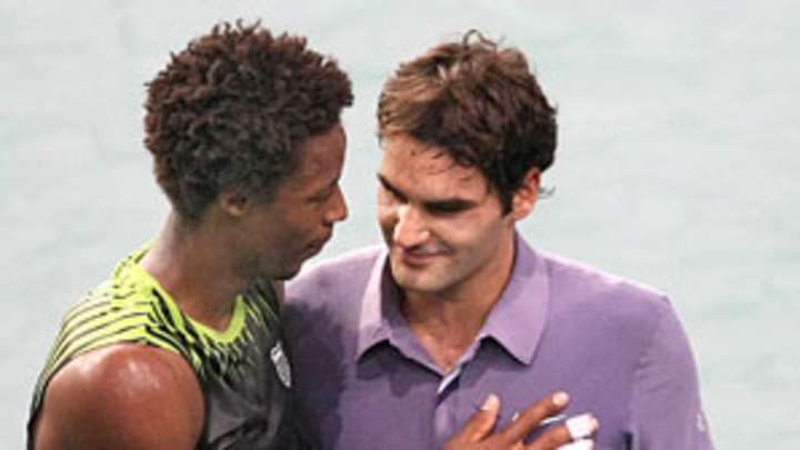 Federer's match-point woes continue at Paris Masters