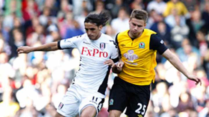Bryan Ruiz's success at Fulham shatters soccer stereotypes