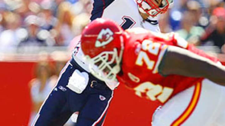 Doctors offer no guarantees to NFL players who suffer knee injuries