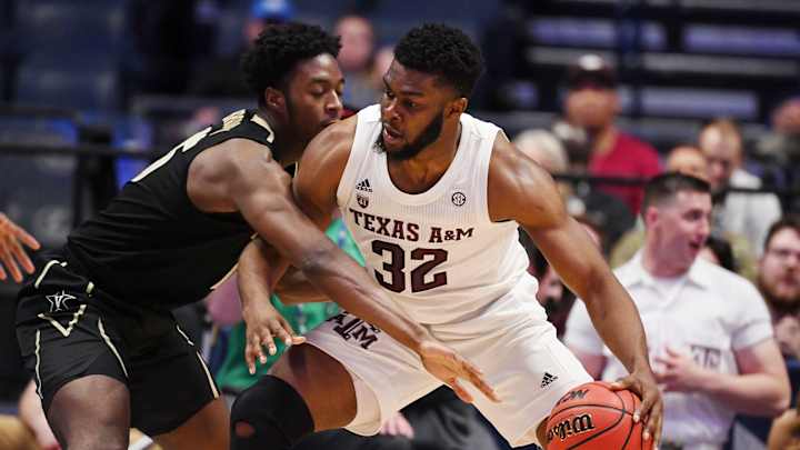 Josh Nebo's Return for Texas A&M Helps Team Claim Victory Over ULM Josh Nebo's Return for Texas A&M Helps Team Claim Victory Over ULM