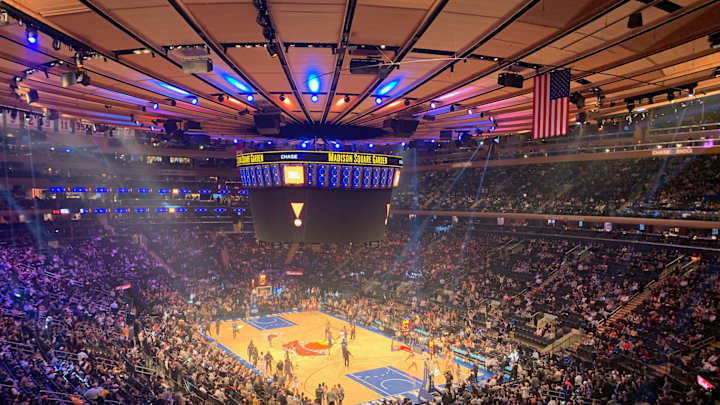 Knicks D up, lead Hornets at the half