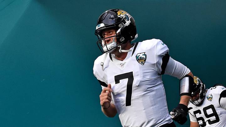 Nick Foles: 'We are trying to figure out how to win as a team' Nick Foles: 'We are trying to figure out how to win as a team'