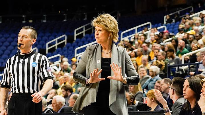 Bluder Wins 400th With Hawkeyes Bluder Wins 400th With Hawkeyes