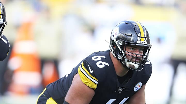 Steelers' David DeCastro Says NFL Fined Him for Being 'Peacemaker' in Brawl With Browns