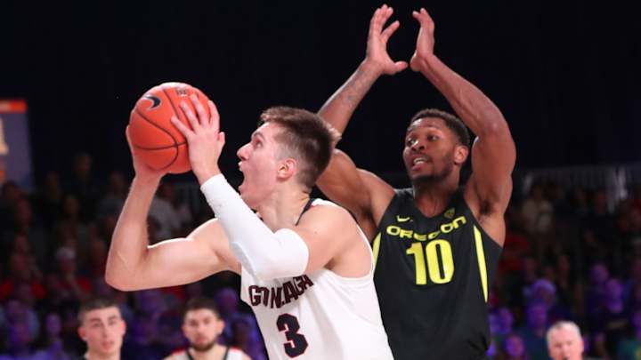 No. 8 Gonzaga Tops No. 11 Oregon in OT at Atlantis
