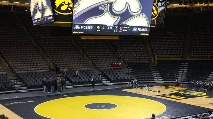 The Live Thread: Iowa vs. Wisconsin The Live Thread: Iowa vs. Wisconsin
