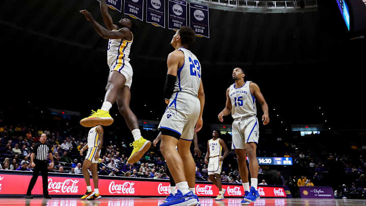 LSU Basketball Overpowers UNO in the Paint to Cruise to 90-54 Win