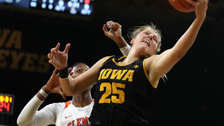 Passing Fancy: Iowa's Offense Is Crisp In Win Over Clemson