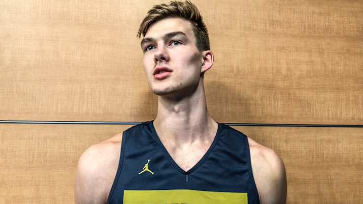 Video: Colin Castleton Talks Bench Role, Michigan Defense, More Video: Colin Castleton Talks Bench Role, Michigan Defense, More