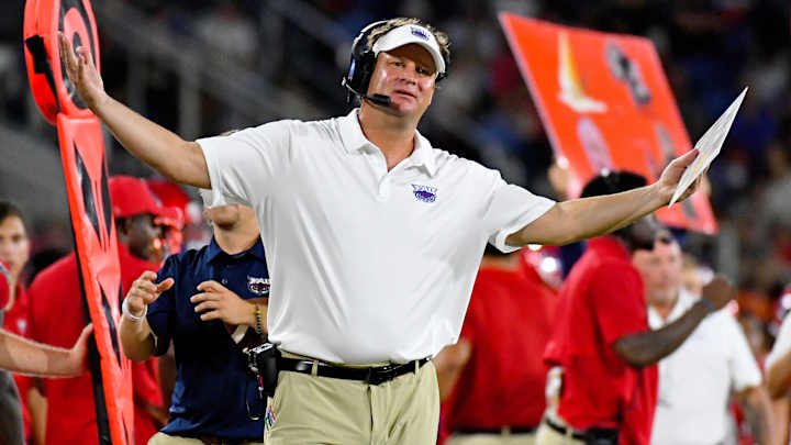 Weekend Hot Clicks: The Lane Train Returns to the SEC. Buckle Up