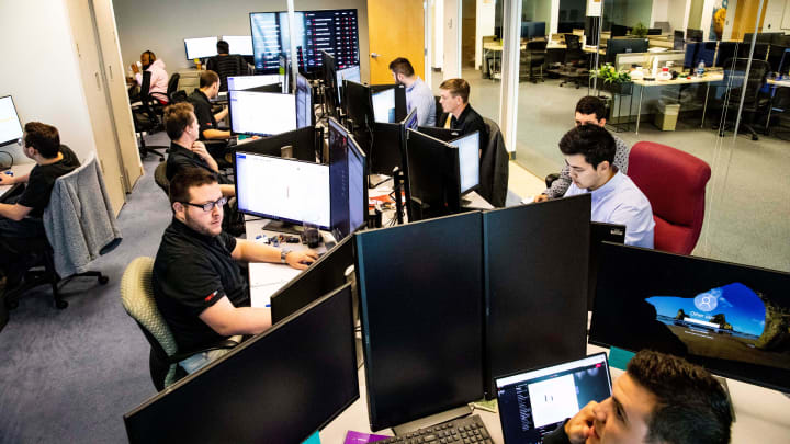 A Behind the Scenes Look at How One Sportsbook Handles the Craziness of an NFL Sunday A Behind the Scenes Look at How One Sportsbook Handles the Craziness of an NFL Sunday