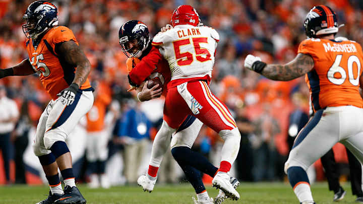 Chiefs DE Frank Clark Consulting Specialist for Stomach Ailment