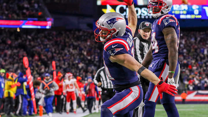Patriots Are Barely Hanging on to First-Round Playoff Bye After Week 14