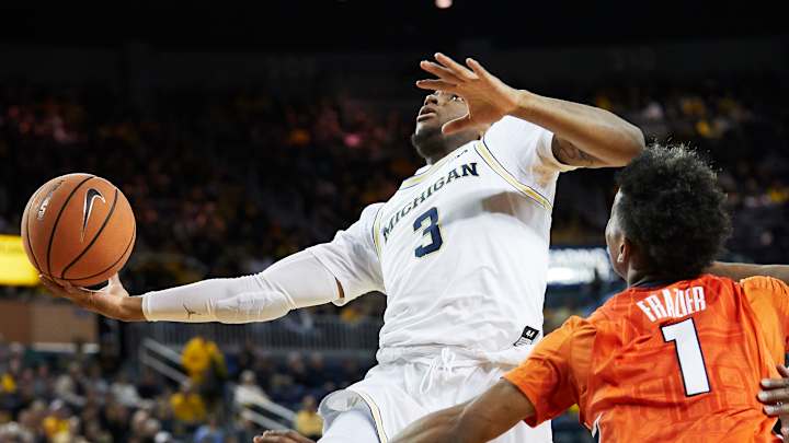 LIVE BLOG: FINAL - Illinois 71, No. 5 Michigan 62