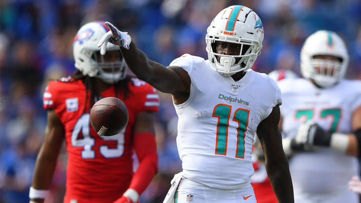 DeVante Parker Signs Four-Year Extension With Dolphins DeVante Parker Signs Four-Year Extension With Dolphins
