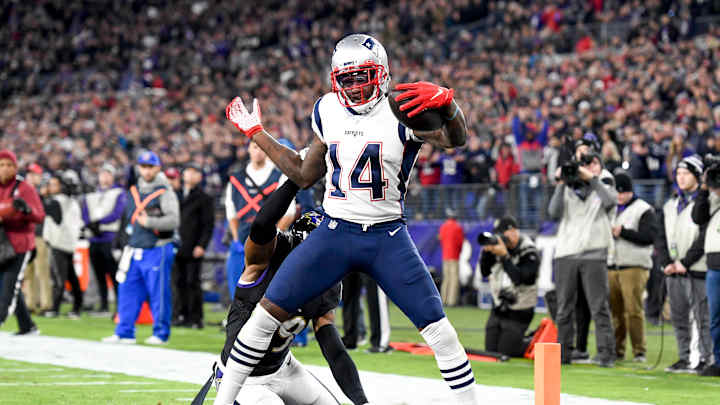 The Patriots Haven't Gotten Their Money's Worth From Mohamed Sanu. Should We Be Surprised? The Patriots Haven't Gotten Their Money's Worth From Mohamed Sanu. Should We Be Surprised?