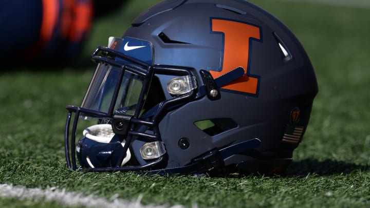 Illini Spring Football Roster Reveal Includes Number Changes, Positional Changes & Weight Changes