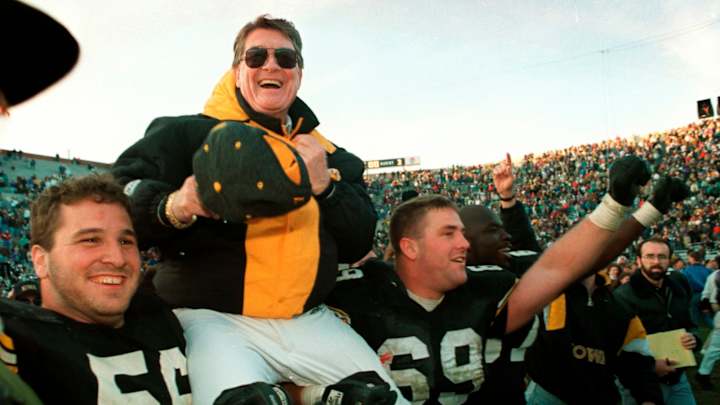 Legendary Iowa Coach Hayden Fry Dies at 90