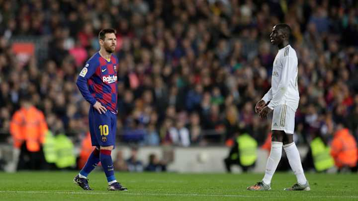 Barcelona, Real Madrid Continue Struggling to Find Top Form in Protest-Tinted Clasico Barcelona, Real Madrid Continue Struggling to Find Top Form in Protest-Tinted Clasico