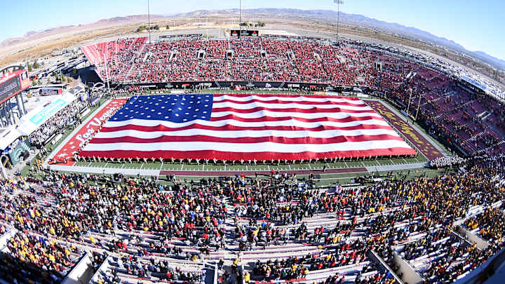 Huskies Hope What Happens in Vegas, Doesn't Stay in Vegas