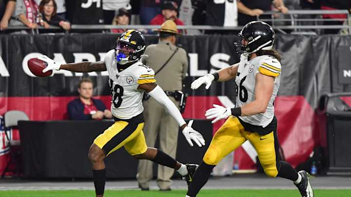 It's Words of Wisdom Helping Steelers Diontae Johnson Overcome the Rookie Wall It's Words of Wisdom Helping Steelers Diontae Johnson Overcome the Rookie Wall