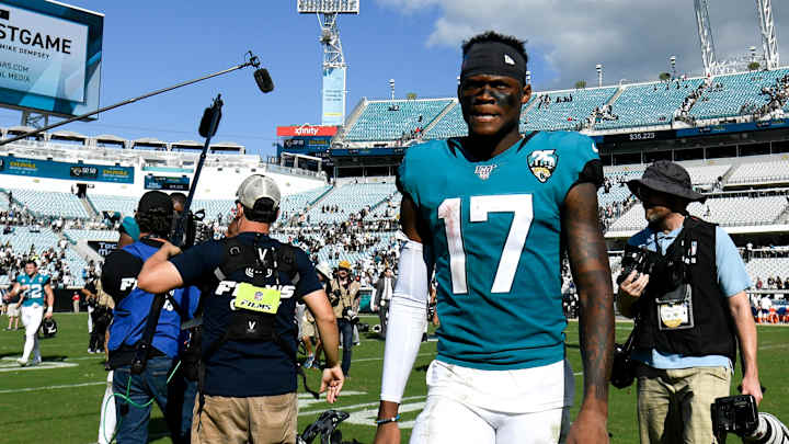 Jaguars HC Doug Marrone Expects DJ Chark to Play vs. Falcons Jaguars HC Doug Marrone Expects DJ Chark to Play vs. Falcons